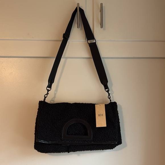 Beis Black Sherpa Messenger Tote - New w/ tags - Picture 2 of 6